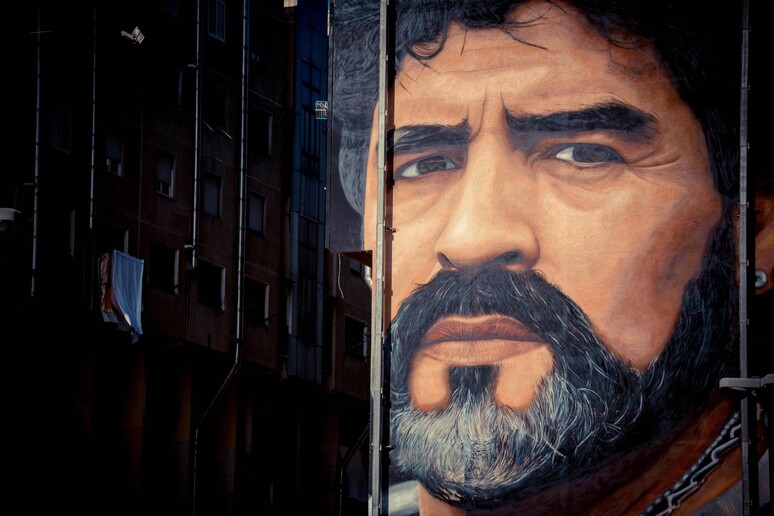 Un murale di Maradona a Napoli - RIPRODUZIONE RISERVATA