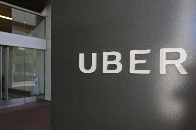 Taxi: giudici bloccano anche servizio app Uber Black © ANSA/AP