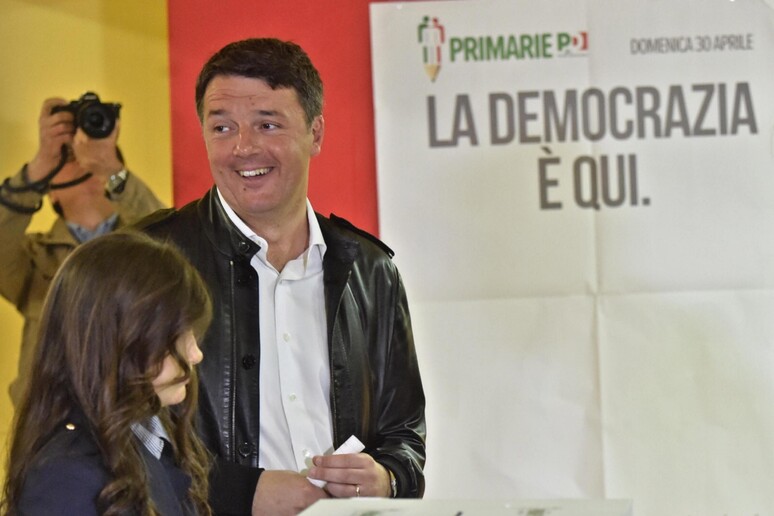 Matteo Renzi al seggio - RIPRODUZIONE RISERVATA