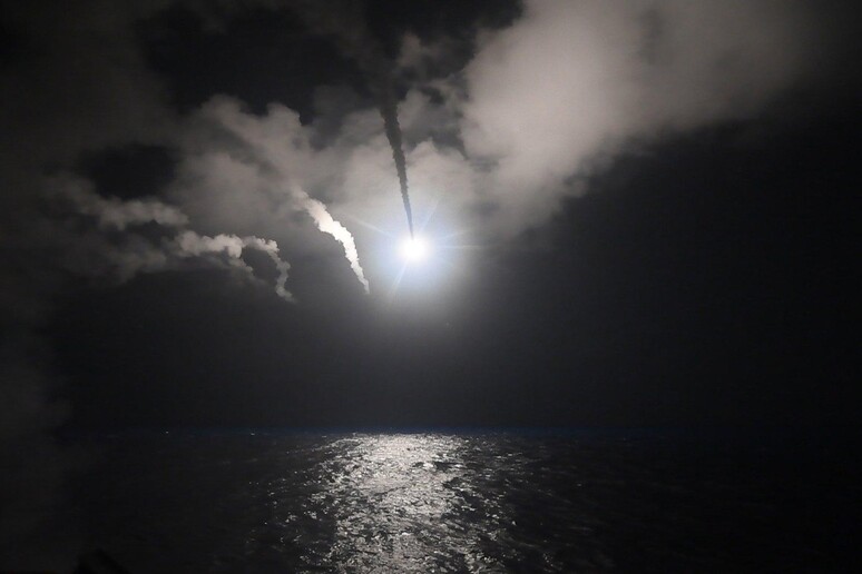 L 'esplosione di un missile (Foto d 'archivio) © ANSA/EPA