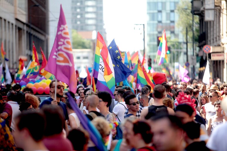 Il gay pride di Milano del 25 giugno 2016 - RIPRODUZIONE RISERVATA