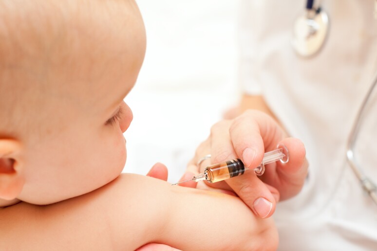 vaccini - RIPRODUZIONE RISERVATA