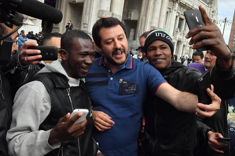 Sicurezza: Salvini, finalmente un blitz con gli elicotteri - RIPRODUZIONE RISERVATA
