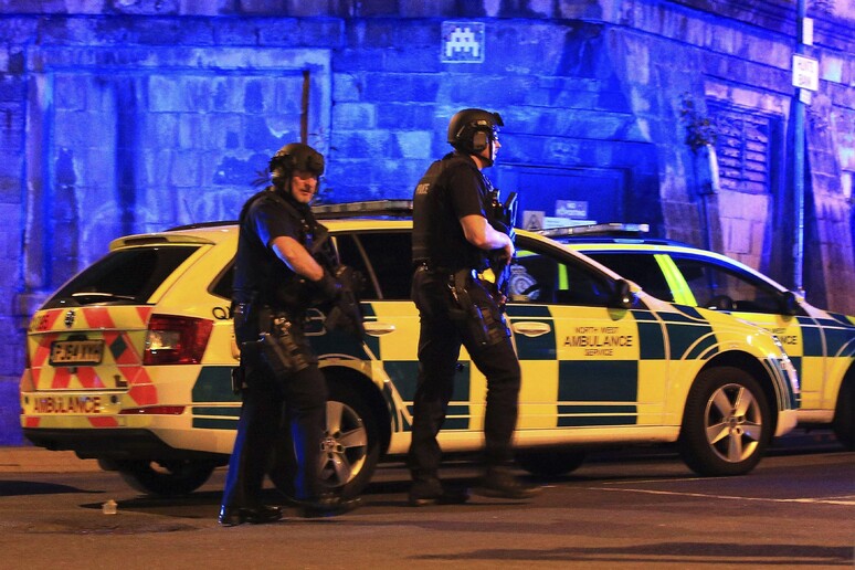 Manchester, almeno 19 morti e 50 feriti © ANSA/AP