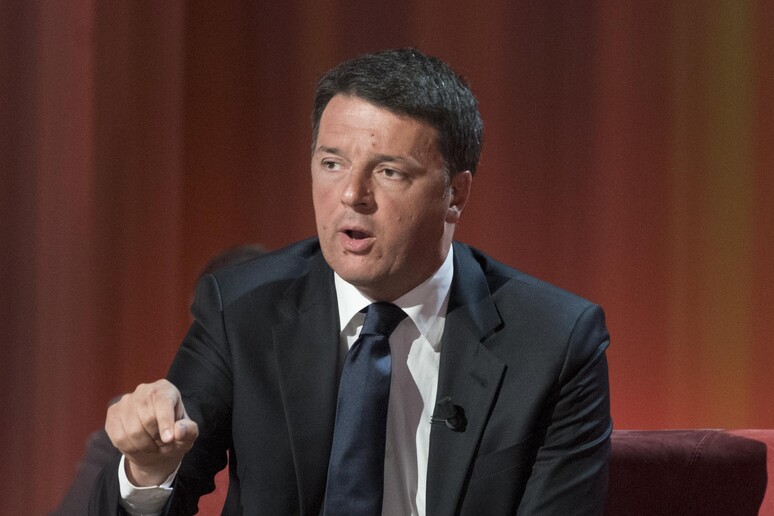 Matteo Renzi ospite al Maurizio Costanzo Show - RIPRODUZIONE RISERVATA