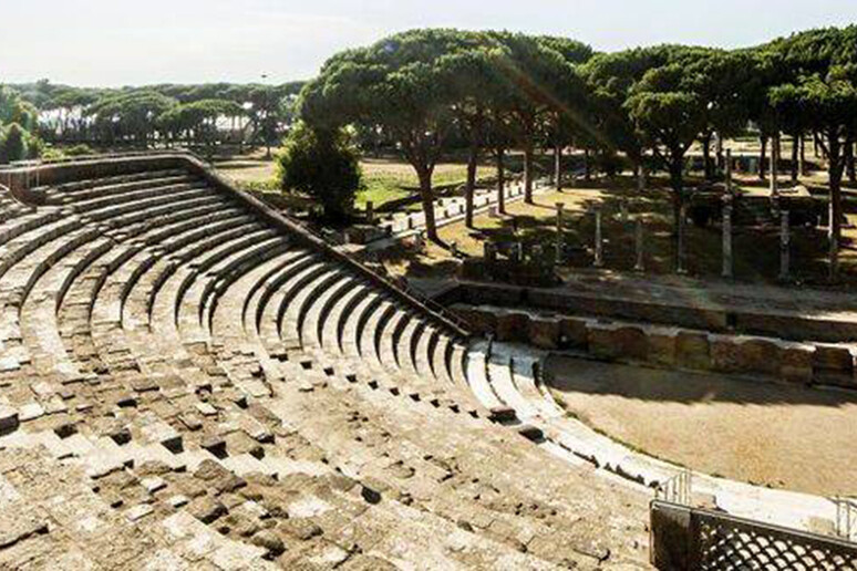 Il Teatro Romano di Ostia Antica - RIPRODUZIONE RISERVATA