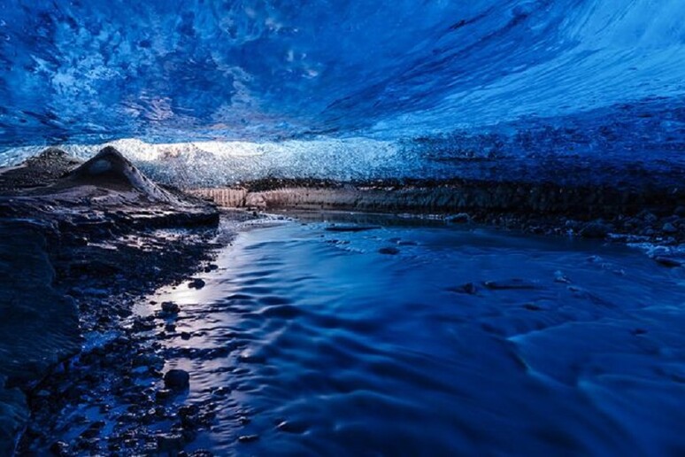 Una grotta islandese potrebbe rendere l 'idea dell 'ambiente dei laghi antartici nascosti sotto i ghiacci (fonte: Chris Marquardt/Flickr) - RIPRODUZIONE RISERVATA