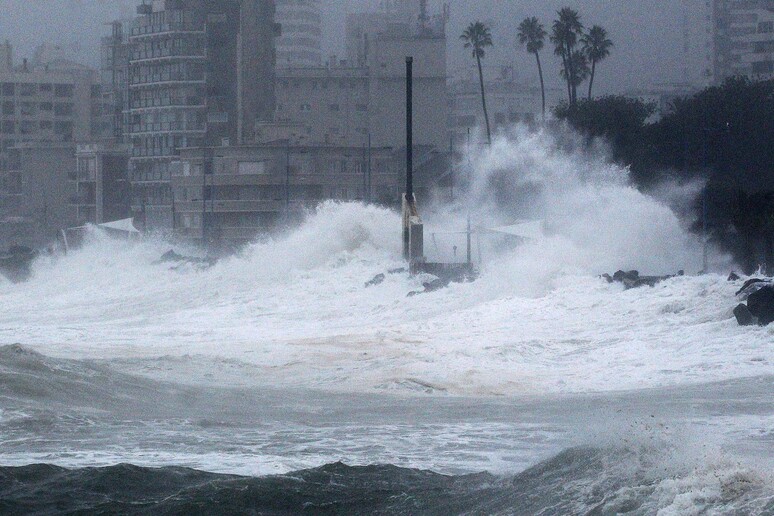 Tempesta a Vina del Mar, Cile © ANSA/EPA