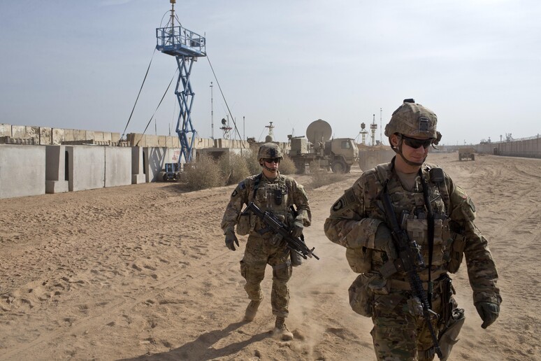 Soldati Usa in una base a sud di Mosul in una foto d 'archivio © ANSA/AP