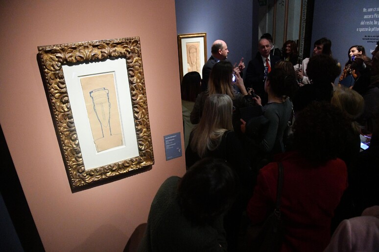 Un momento della mostra  'Modigliani ' dedicata all 'artista livornese Amedeo Modigliani a Palazzo Ducale - RIPRODUZIONE RISERVATA