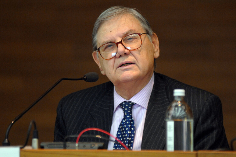 L 'ex ministro del Tesoro Piero Barucci - RIPRODUZIONE RISERVATA
