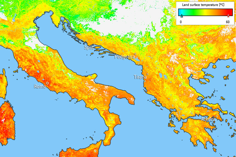 L 'Italia nella morsa del caldo, fotografata dal satellite europeo Sentinel 3A (fonte: Copernicus Sentinel 2017, ESA) - RIPRODUZIONE RISERVATA