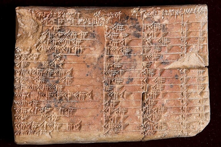 La tavoletta babilonese  'Plimpton 322 ' (fonte: UNSW/ Andrew Kelly) - RIPRODUZIONE RISERVATA