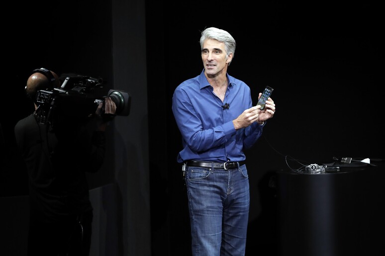 Apple: IPhone X introduce riconoscimento facciale © ANSA/AP