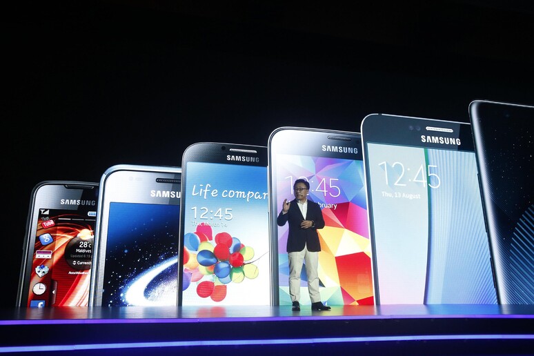 Samsung, nel 2018 un Galaxy Note pieghevole - RIPRODUZIONE RISERVATA