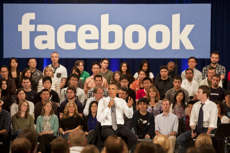 Russiagate: Obama avvertì Zuckerberg su  'fake news ' - RIPRODUZIONE RISERVATA