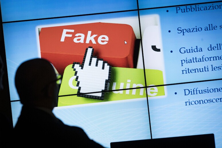 L '82% degli italiani non sa riconoscere una fake news - RIPRODUZIONE RISERVATA