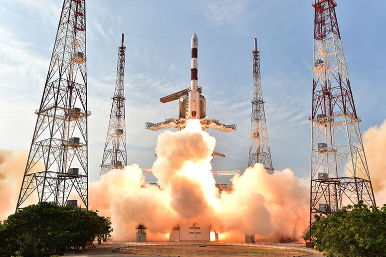 Un lancio gestito dall 'agenzia spaziale indiana Isro (fonte: ISRO) - RIPRODUZIONE RISERVATA