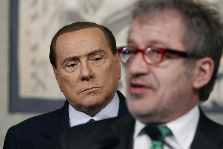 Silvio Berlusconi e Roberto Maroni, dopo aver incontrato il Presidente della Repubblica Giorgio  Napolitano, Roma 29 marzo 2013 - RIPRODUZIONE RISERVATA
