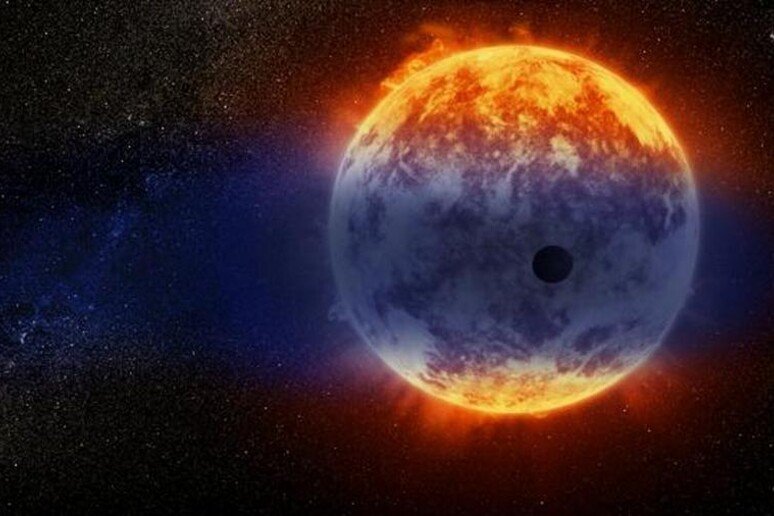 Rappresentazione artistica del pianeta simile a Nettuno che sta perdendo la sua atmosfera perché troppo vicino alla sua stella, GJ 3470 (fonte: NASA, ESA, D. Player/STScI) - RIPRODUZIONE RISERVATA