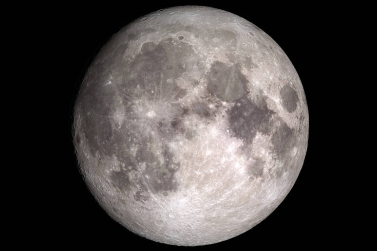 L 'acqua sulla Luna potrebbe essere presente su tutta la superficie lunare (fonte: NASA 's Goddard Space Flight Center) - RIPRODUZIONE RISERVATA
