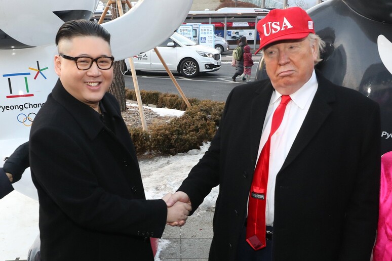 I sosia di Trump e Kim © ANSA/EPA