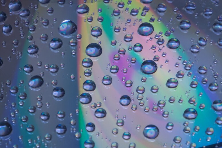 Una goccia d 'acqua può trasformarsi in un laboratorio di analisi (fonte: Olympus E-M1/Pixabay) - RIPRODUZIONE RISERVATA
