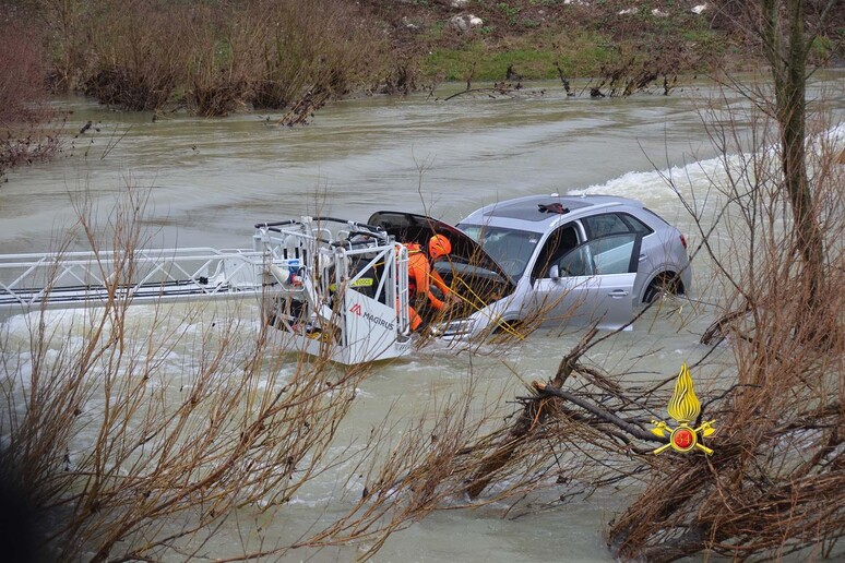 Maltempo: auto travolta da torrente Friuli, anziana in salvo - RIPRODUZIONE RISERVATA