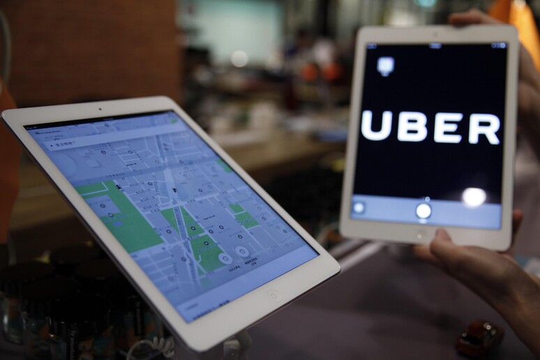Uber: stampa, tratta con Toyota su auto a guida autonoma - RIPRODUZIONE RISERVATA