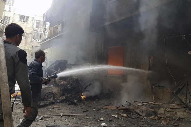 Siria: gli esperti dell 'Opac cominciano la missione a Duma © ANSA/AP
