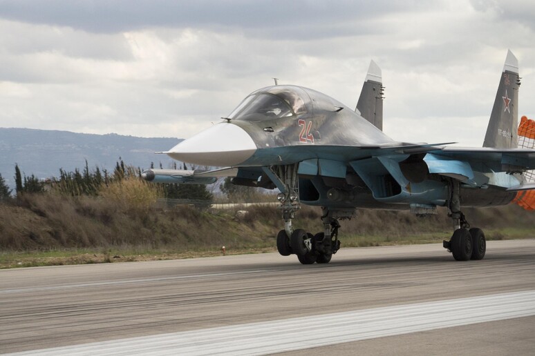Un caccia russo nella base di Hamelmeem (archivio) © ANSA/AP