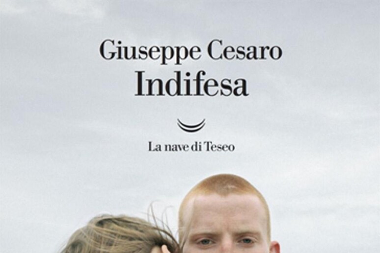 La copertina di Indifesa di Giuseppe Cesaro - RIPRODUZIONE RISERVATA