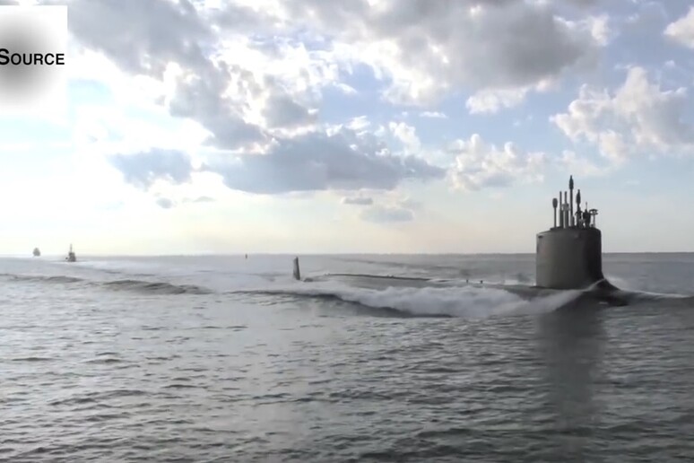 Il fermo immagine di un sottomarino da un filmato sul canale YouTube di Aiir Source military - RIPRODUZIONE RISERVATA