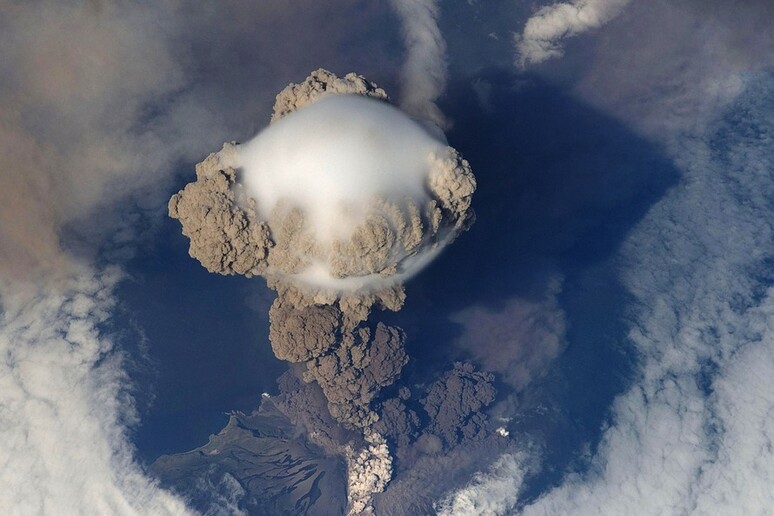 Eruzione vulcanica (fonte: Pixabay) - RIPRODUZIONE RISERVATA
