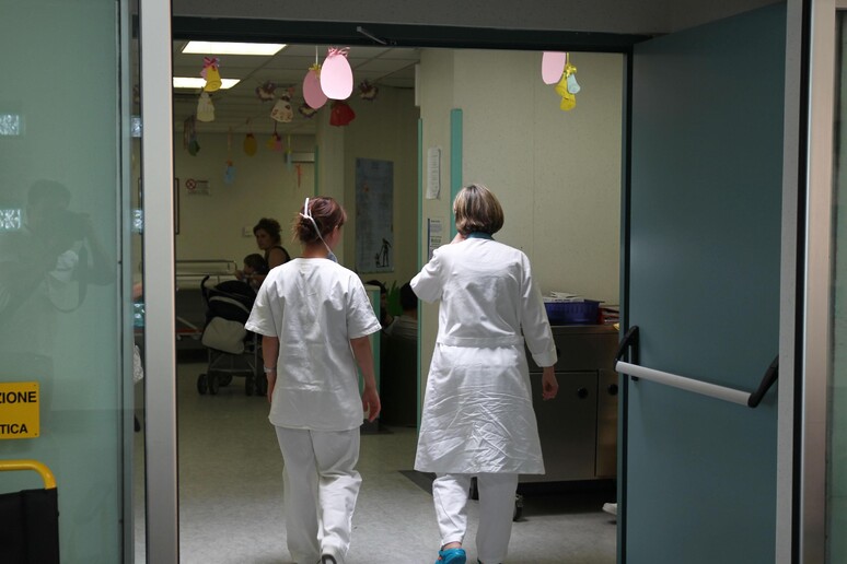 Una veduta interna del pronto soccorso pediatrico dell 'ospedale civile di Brescia dove e 'deceduta una  bambina di 4 anni Brescia, 6 aprile 2018 - RIPRODUZIONE RISERVATA