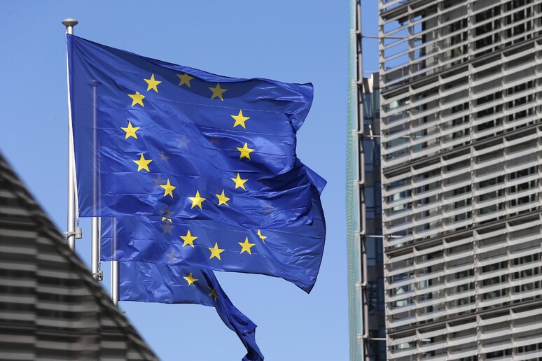 Le bandiere dell 'Ue © ANSA/EPA
