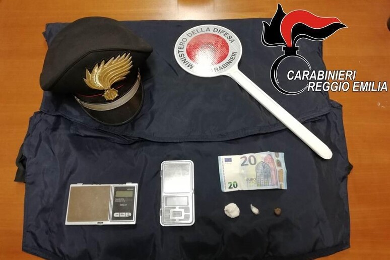 Droga: pusher di ecstasy arrestato dai Cc a Reggio Emilia - RIPRODUZIONE RISERVATA