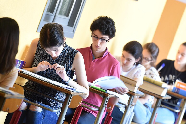 Gli studenti affrontano la prova di Italiano al liceo Cavour, Torino, 20 giugno 2018 - RIPRODUZIONE RISERVATA