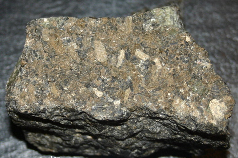 La cromitite è la roccia dalla quale ha origine il metano abiotico (fonte: Jstuby, Wikipedia) - RIPRODUZIONE RISERVATA