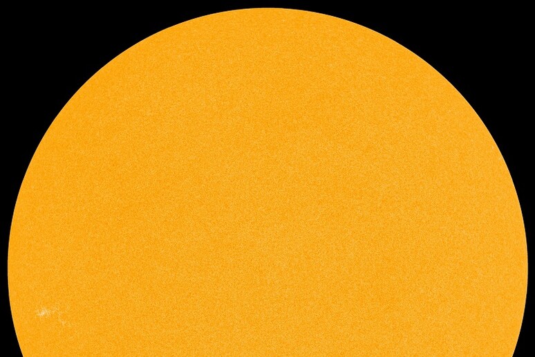Il disco del Sole privo di macchie (fonte: SDO/HMI) - RIPRODUZIONE RISERVATA
