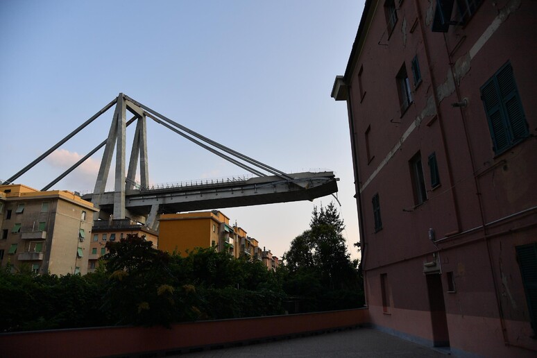 Il ponte crollato a Genova - RIPRODUZIONE RISERVATA