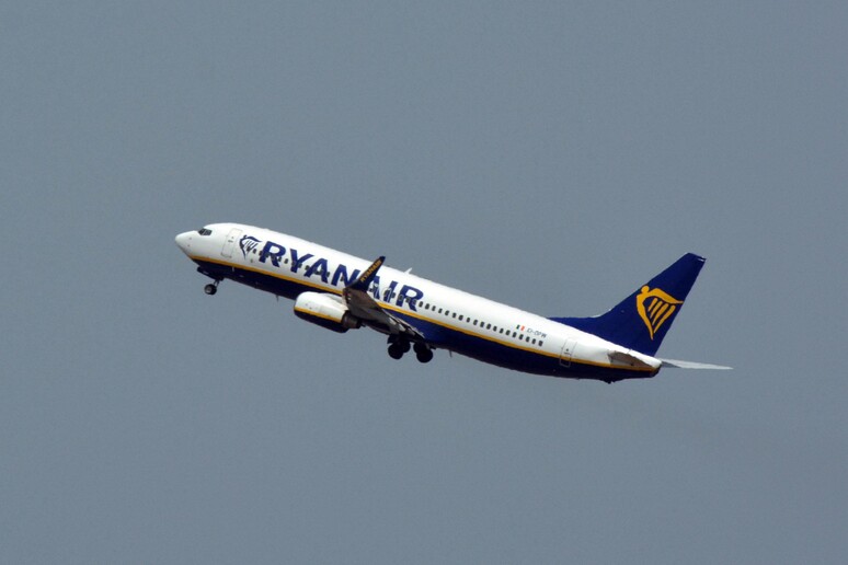 Ryanair - RIPRODUZIONE RISERVATA