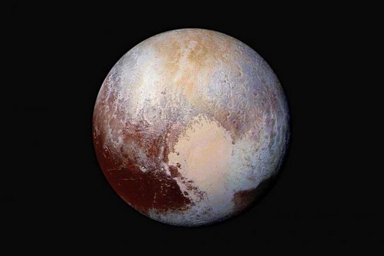 Plutone, declassato a pianeta nano nell 'agosto 2006 (fonte: NASA) - RIPRODUZIONE RISERVATA