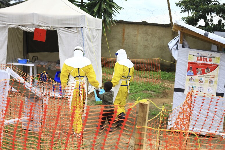 Ebola: Oms, epidemia si allarga ma basso rischio per l 'Ue © ANSA/AP