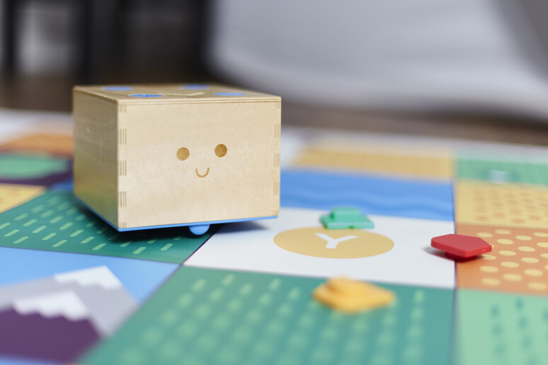 Cubetto, robot educatore per bambini - RIPRODUZIONE RISERVATA