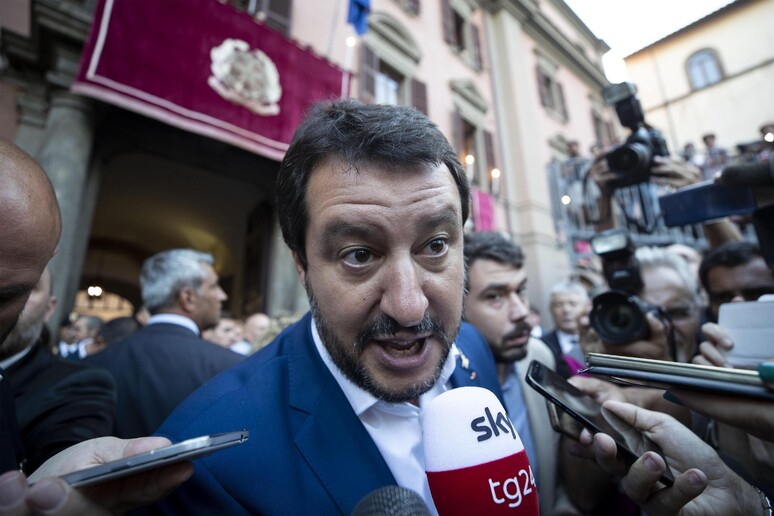 Bagno folla Salvini a Viterbo, star alla Festa di Santa Rosa - RIPRODUZIONE RISERVATA