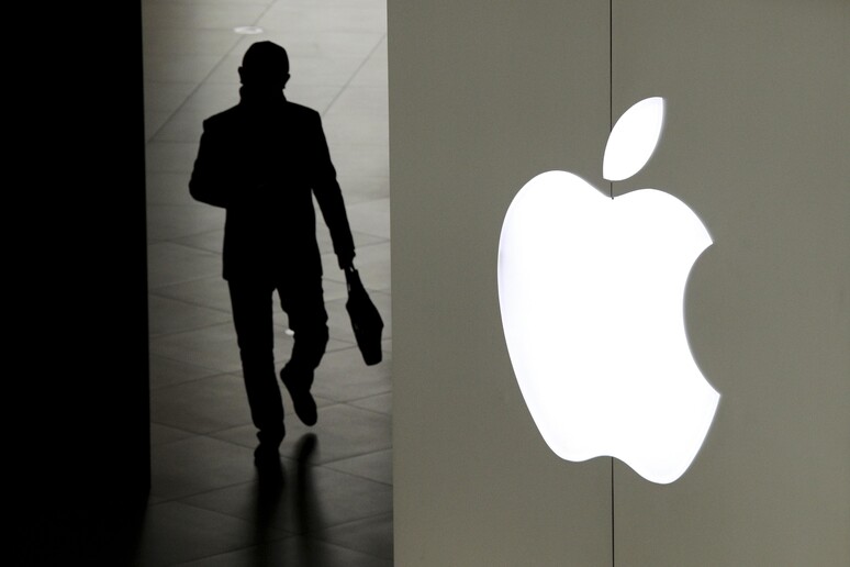Apple: Goldman la paragona a Nokia, verso nuovo taglio stime © ANSA/AP