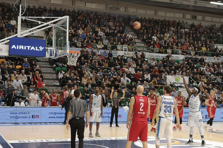 Basket: Dinamo Sassari, Thomas dalla lunetta - RIPRODUZIONE RISERVATA