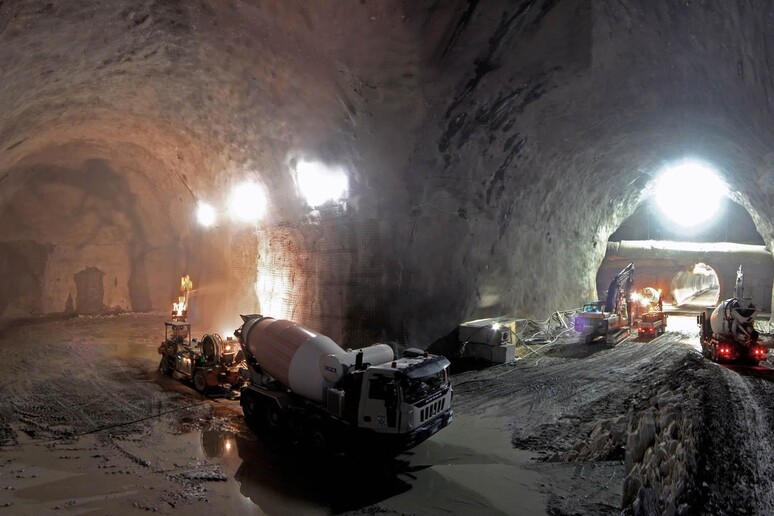 I lavori all 'interno del tunnel di base del Brennero (arch.) - RIPRODUZIONE RISERVATA