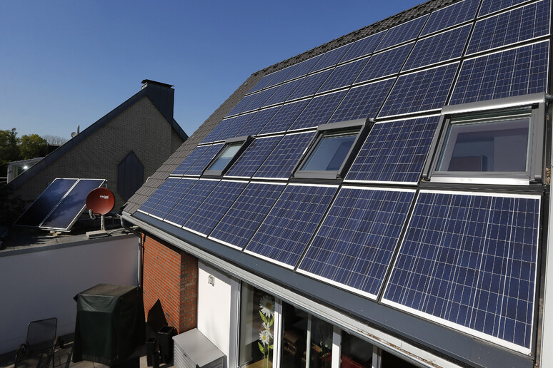 Smart city pannelli solari - fonte; EC - RIPRODUZIONE RISERVATA